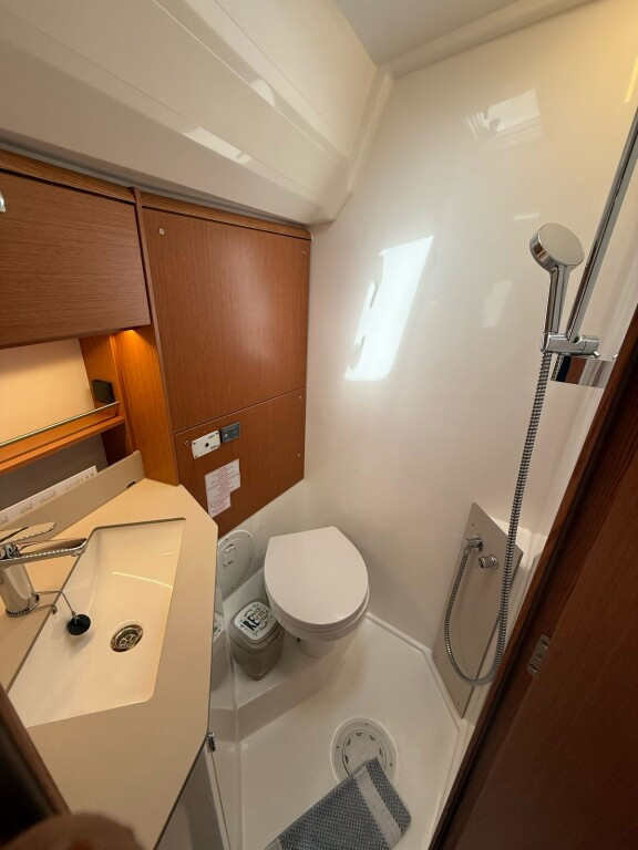 Yacht BAVARIA - C46 "Ianos"