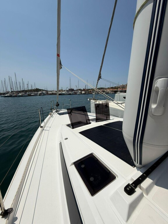 Yacht BAVARIA - C46 "Aegeas"