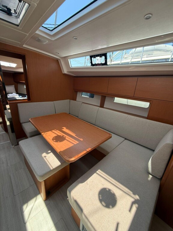 Yacht BAVARIA - C46 "Aegeas"