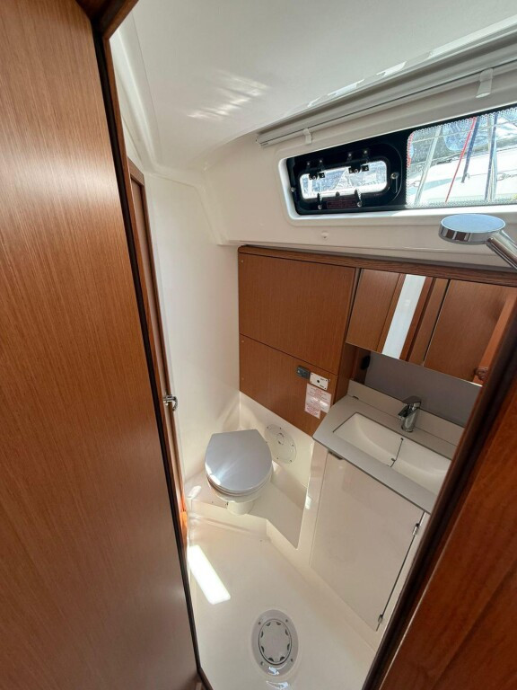 Yacht BAVARIA - C46 "Aegeas"