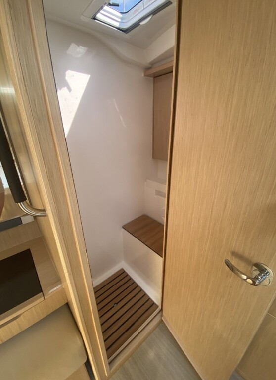 Yacht BAVARIA - C57 Style "Pelargos"