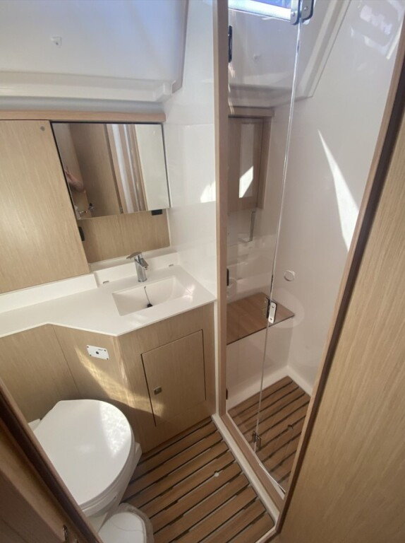 Yacht BAVARIA - C57 Style "Pelargos"