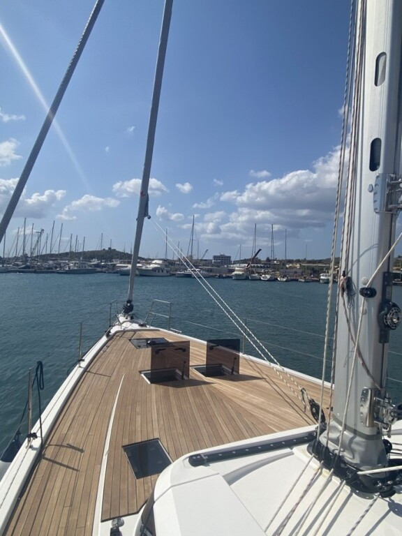 Yacht BAVARIA - C57 Style "Pelargos"