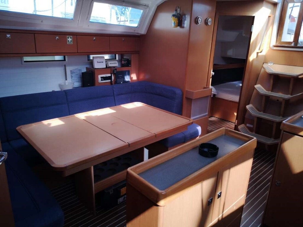 Yacht BAVARIA - Cruiser 46 "Athina"