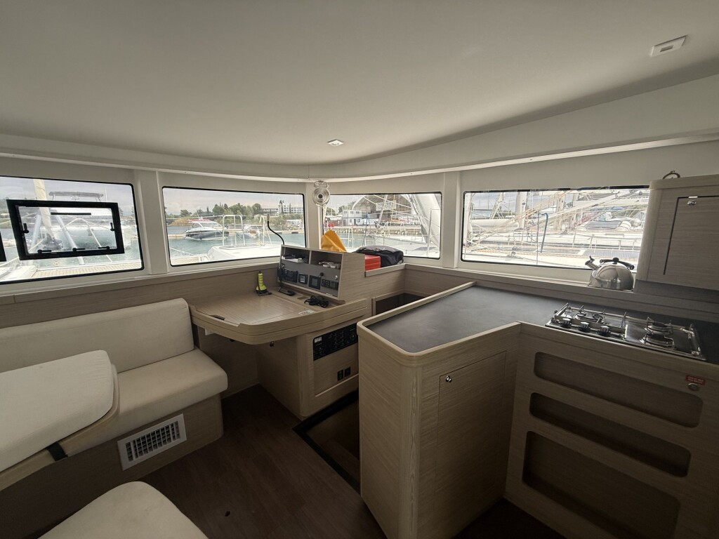 Yacht LAGOON - 42 "Persefoni"