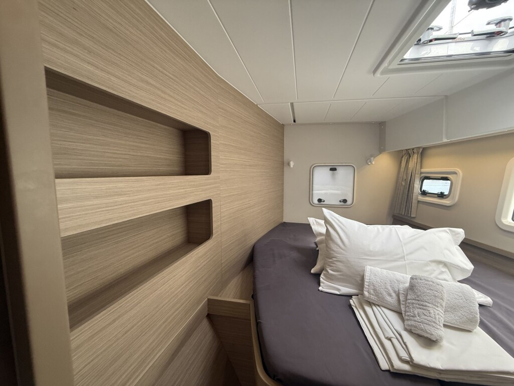 Yacht LAGOON - 42 "Persefoni"