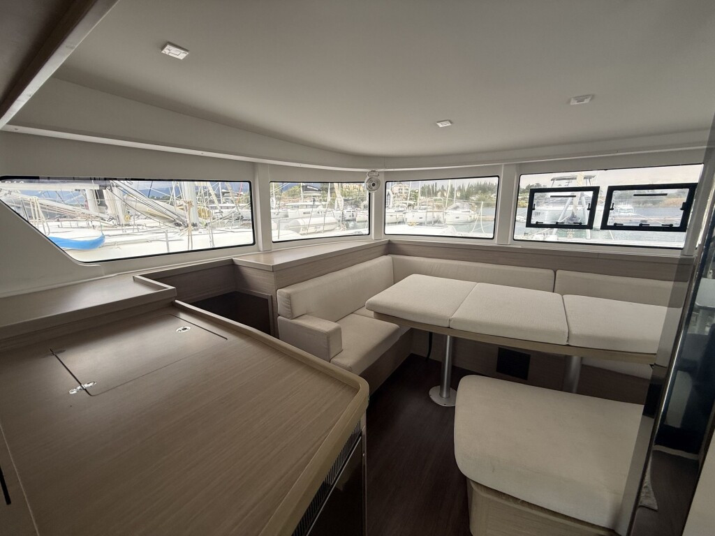 Yacht LAGOON - 42 "Persefoni"