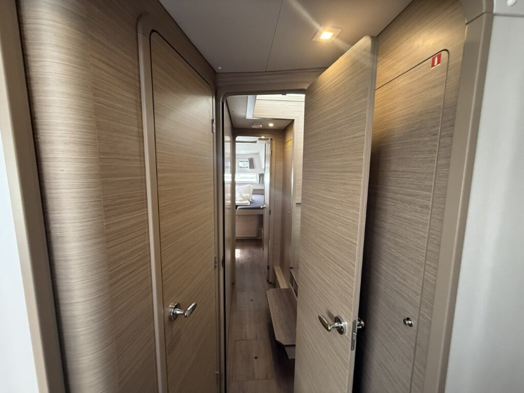 Yacht LAGOON - 42 "Persefoni"