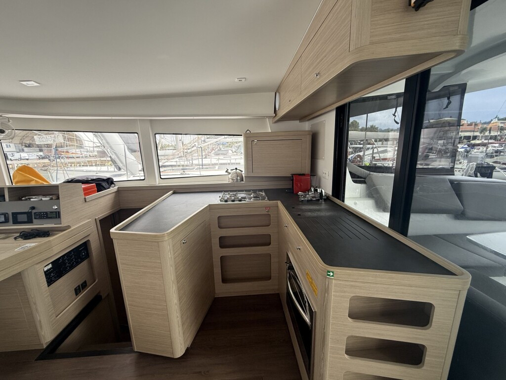 Yacht LAGOON - 42 "Persefoni"