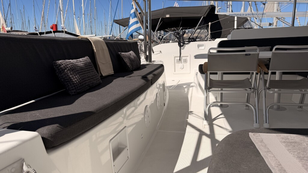 Yacht LAGOON - 46 "Mystique"