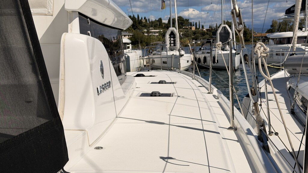 Yacht LAGOON - 46 "Mystique"