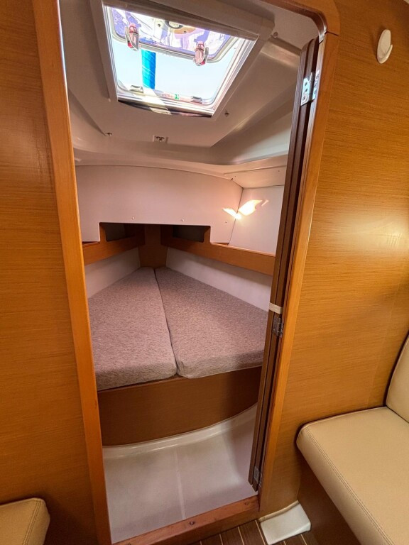 Yacht JEANNEAU - Sun Odyssey 33i "Nimpto"