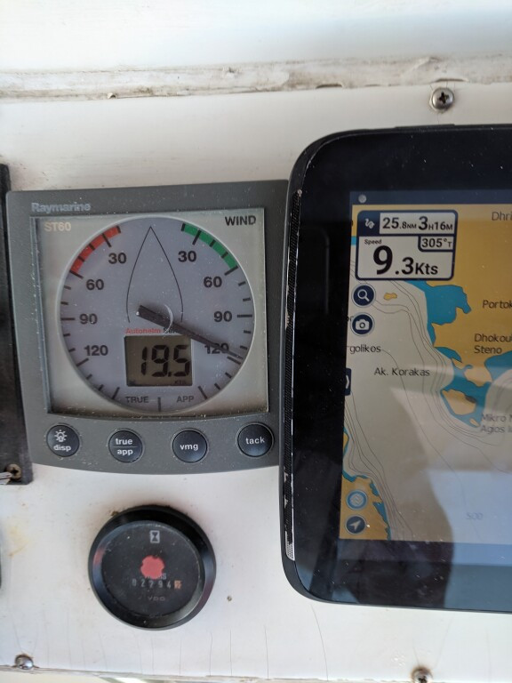 Yacht BENETEAU - Oceanis 411 "Artemis"