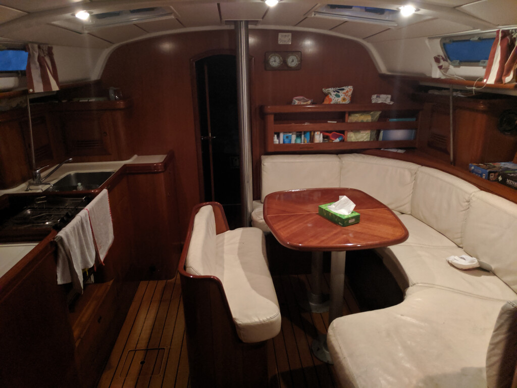 Yacht BENETEAU - Oceanis 411 "Artemis"