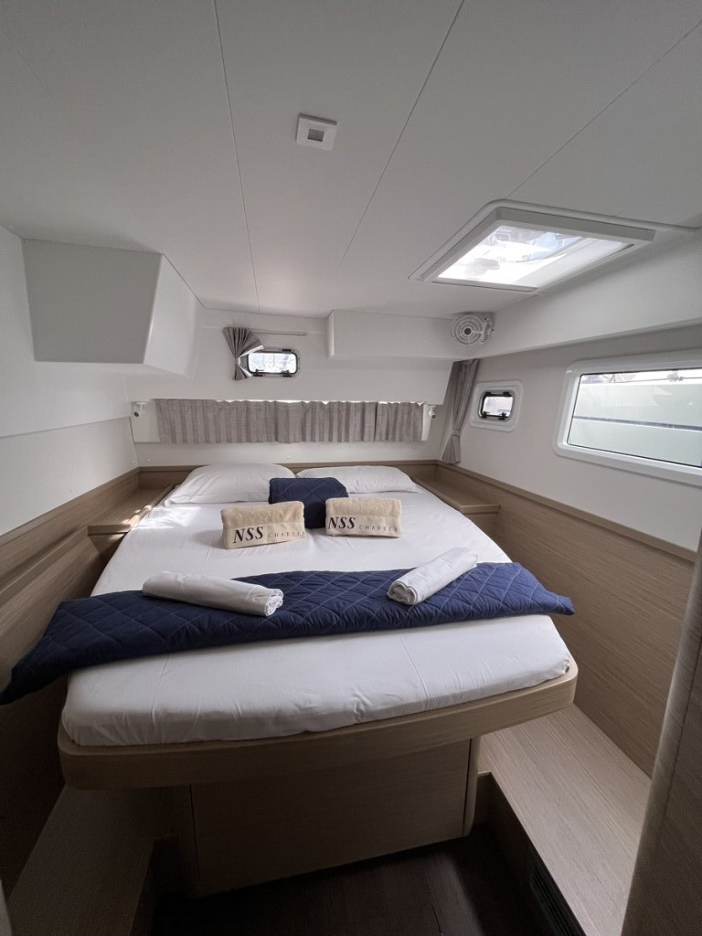 Yacht LAGOON - 42 "Amlad"