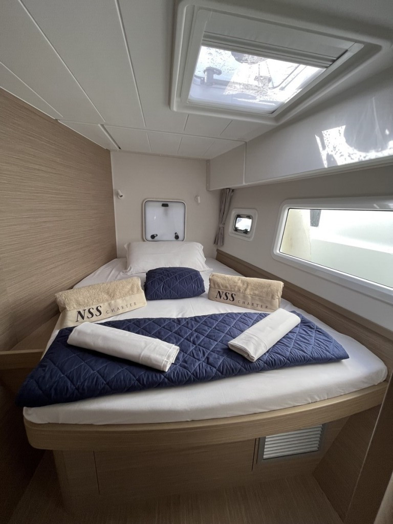 Yacht LAGOON - 42 "Amlad"