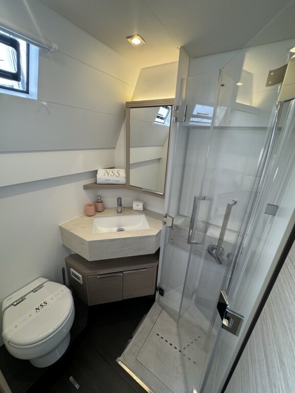 Yacht LAGOON - 55 "Jellyfish"