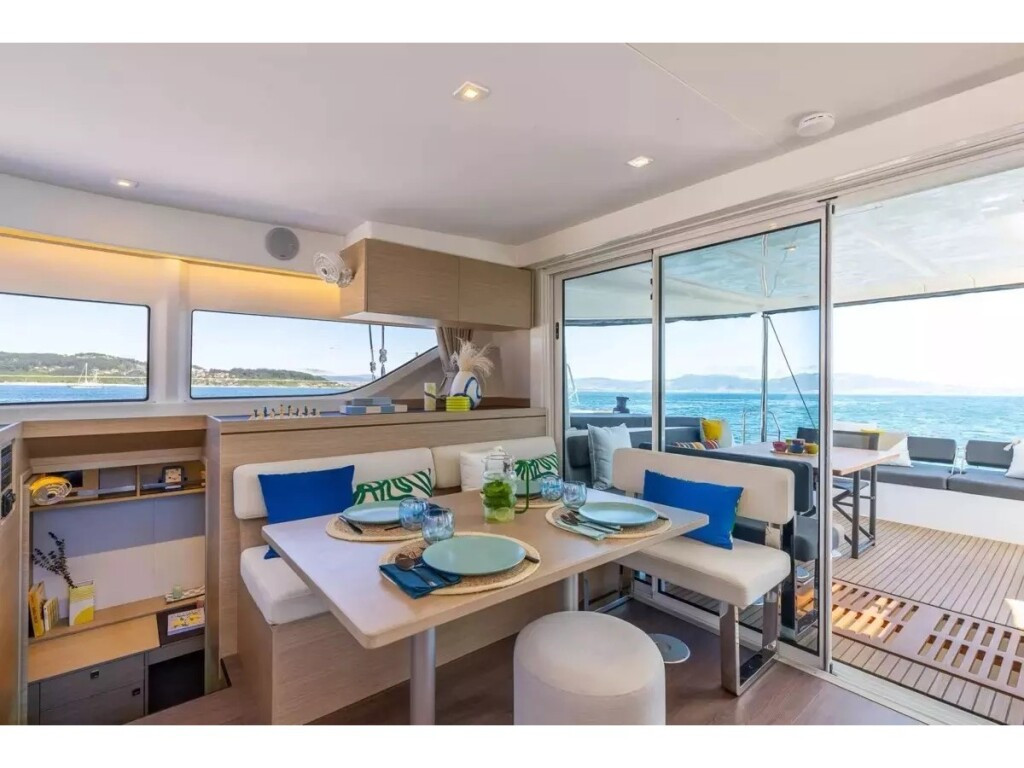 Yacht LAGOON - 43 "Nuvola"