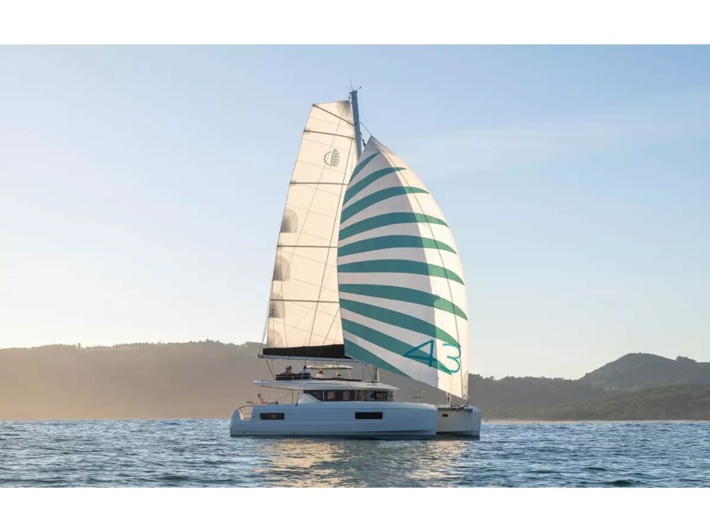 Yacht LAGOON - 43 "Nuvola"