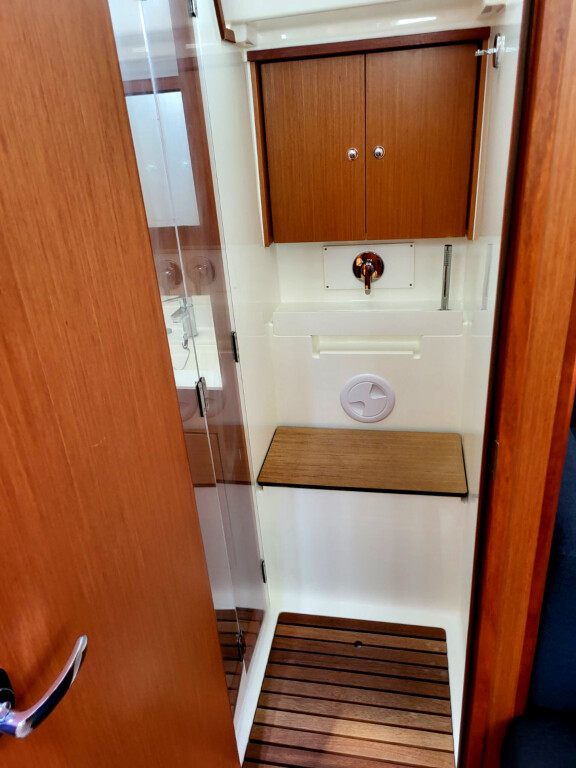 Yacht BAVARIA - C57  Holiday "Promitheas"