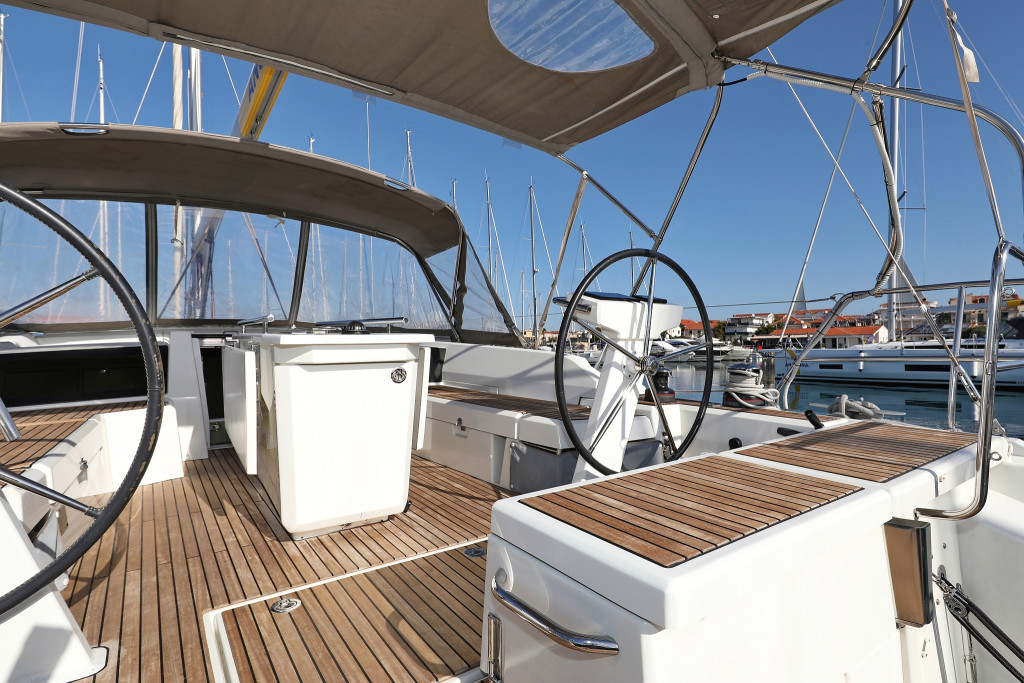 Yacht BENETEAU - Oceanis 46.1 "Saturn"