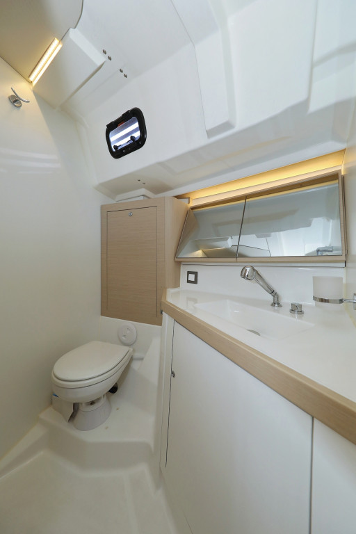Yacht BENETEAU - Oceanis 46.1 "Saturn"