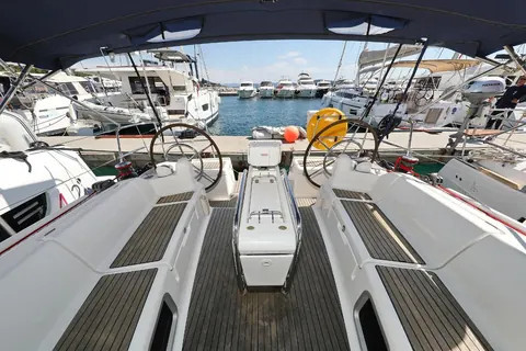 Yacht JEANNEAU - Sun Odyssey 439 "Malin"