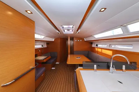 Yacht JEANNEAU - Sun Odyssey 439 "Malin"