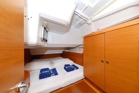 Yacht JEANNEAU - Sun Odyssey 439 "Malin"