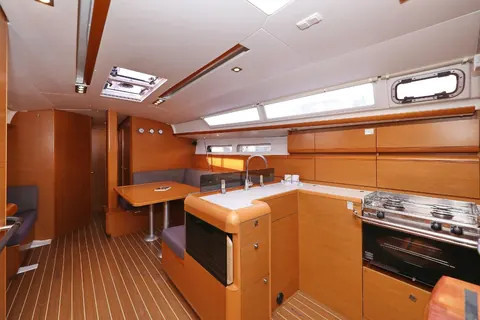 Yacht JEANNEAU - Sun Odyssey 439 "Malin"