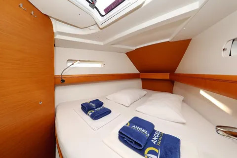 Yacht JEANNEAU - Sun Odyssey 439 "Malin"