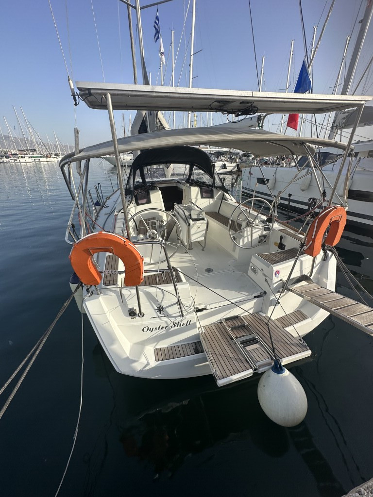 Yacht JEANNEAU - Sun Odyssey 379 "Oyster Shell"