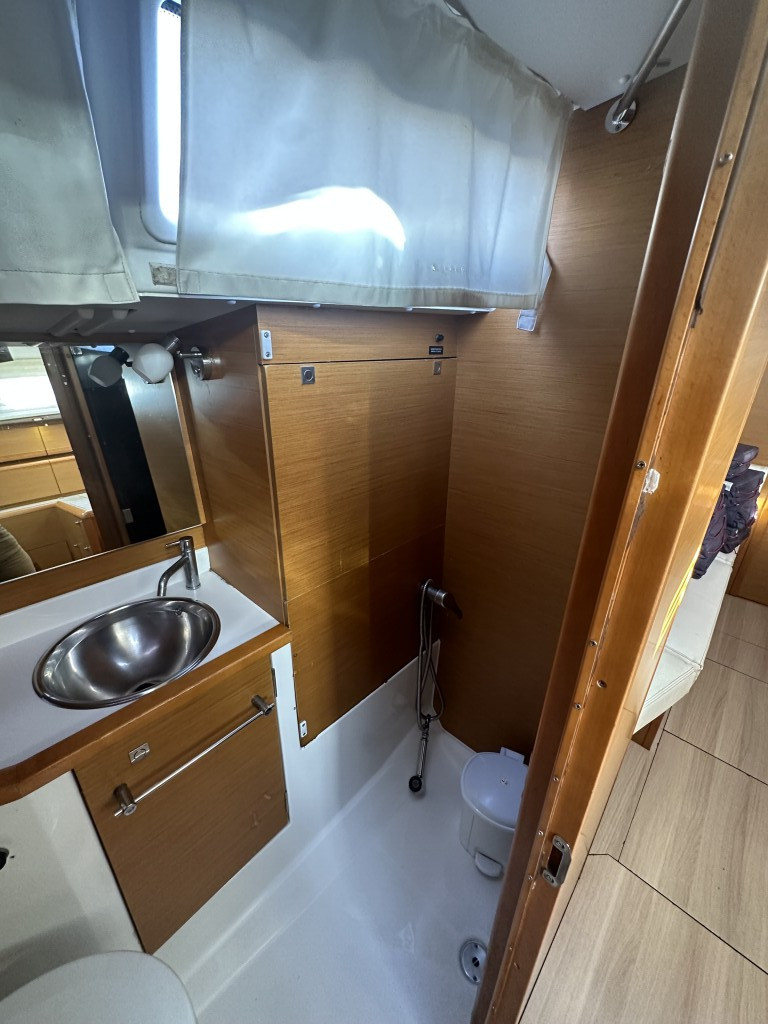 Yacht JEANNEAU - Sun Odyssey 379 "Oyster Shell"