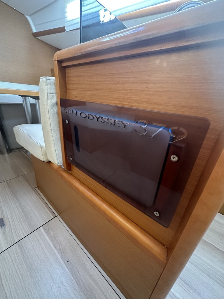 Yacht JEANNEAU - Sun Odyssey 379 "Oyster Shell"