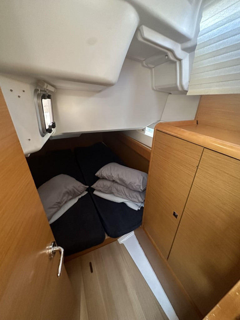 Yacht JEANNEAU - Sun Odyssey 379 "Oyster Shell"