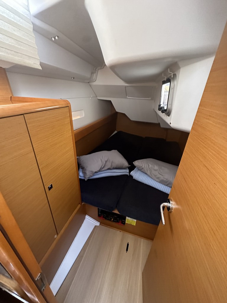 Yacht JEANNEAU - Sun Odyssey 379 "Oyster Shell"