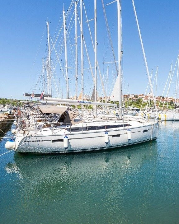 Yacht BAVARIA - Cruiser 37 "Kata"