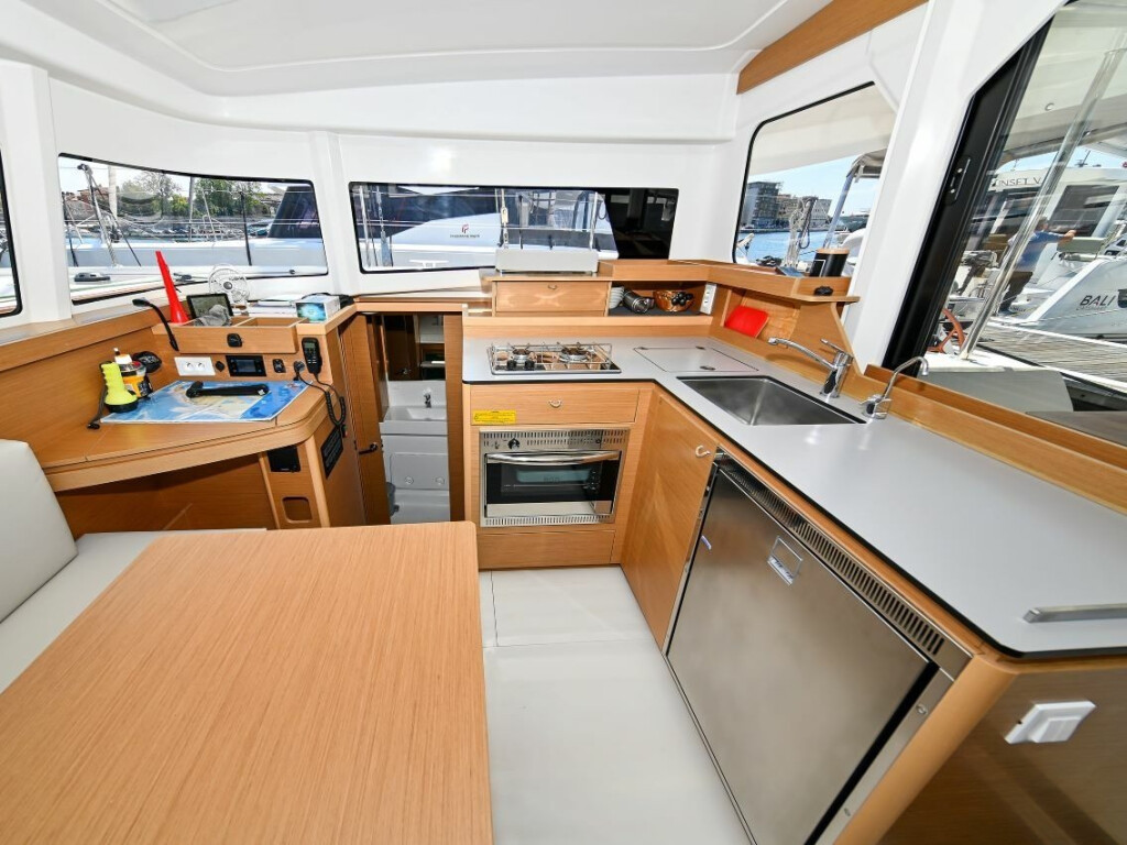Yacht EXCESS-CATAMARANS - 11 "Island Blue V"