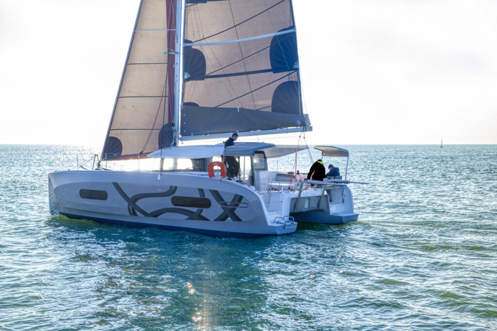Yacht EXCESS-CATAMARANS - 11 "Black Pearl V"