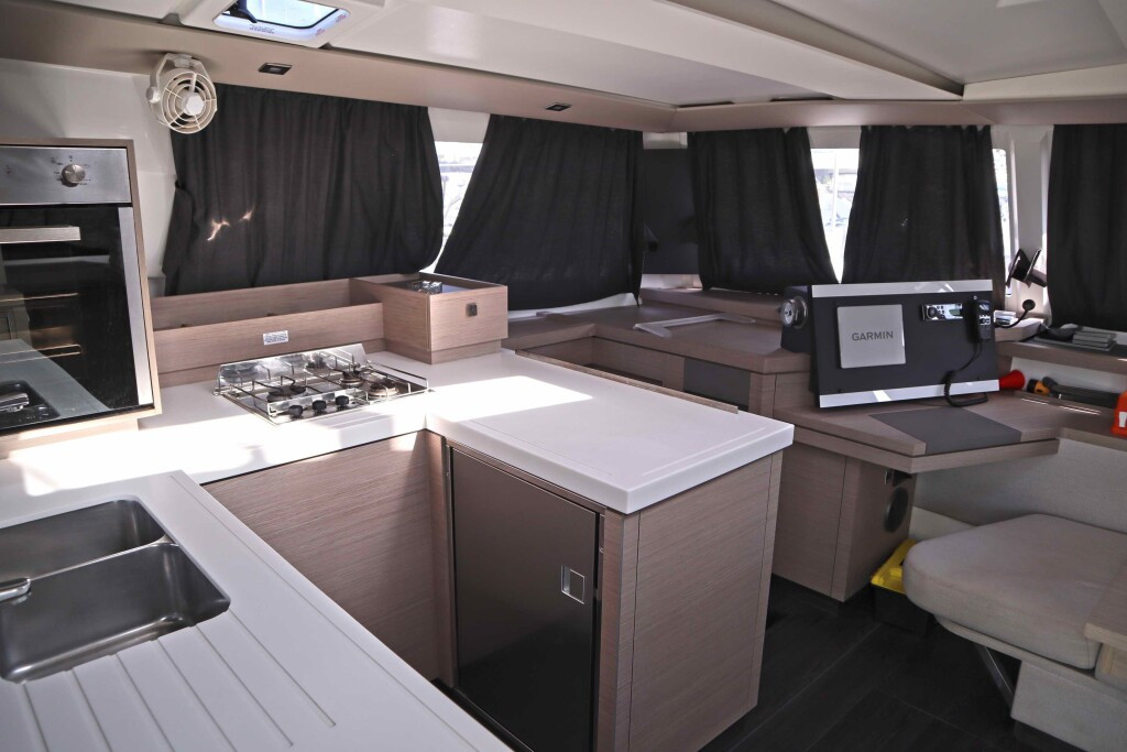 Yacht FOUNTAINE PAJOT - Astrea 42 "Hannah III"