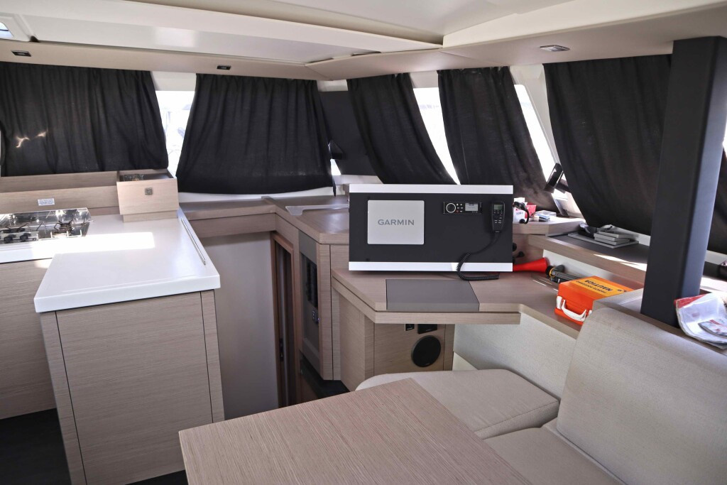 Yacht FOUNTAINE PAJOT - Astrea 42 "Hannah III"