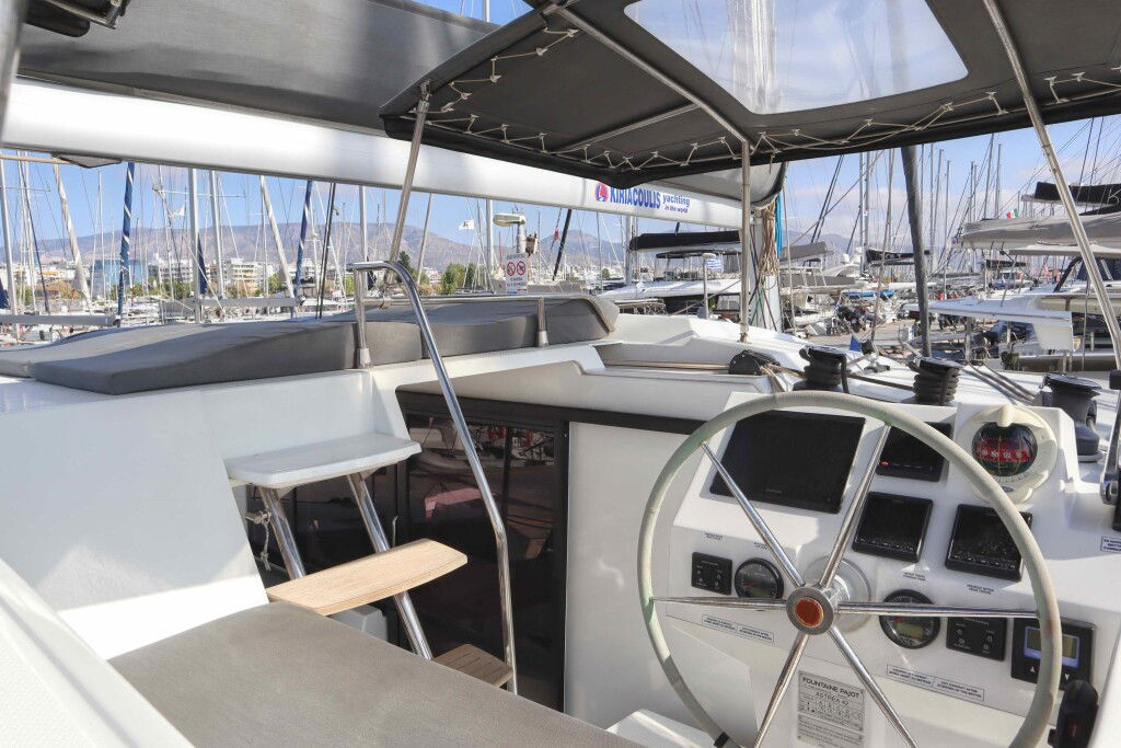 Yacht FOUNTAINE PAJOT - Astrea 42 "Hannah III"