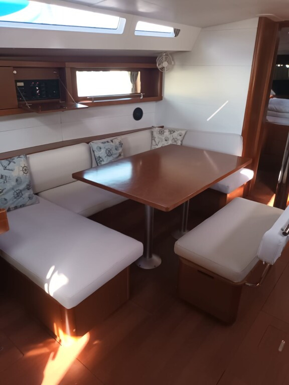 Yacht BENETEAU - Oceanis 48 "Luna Rossa"