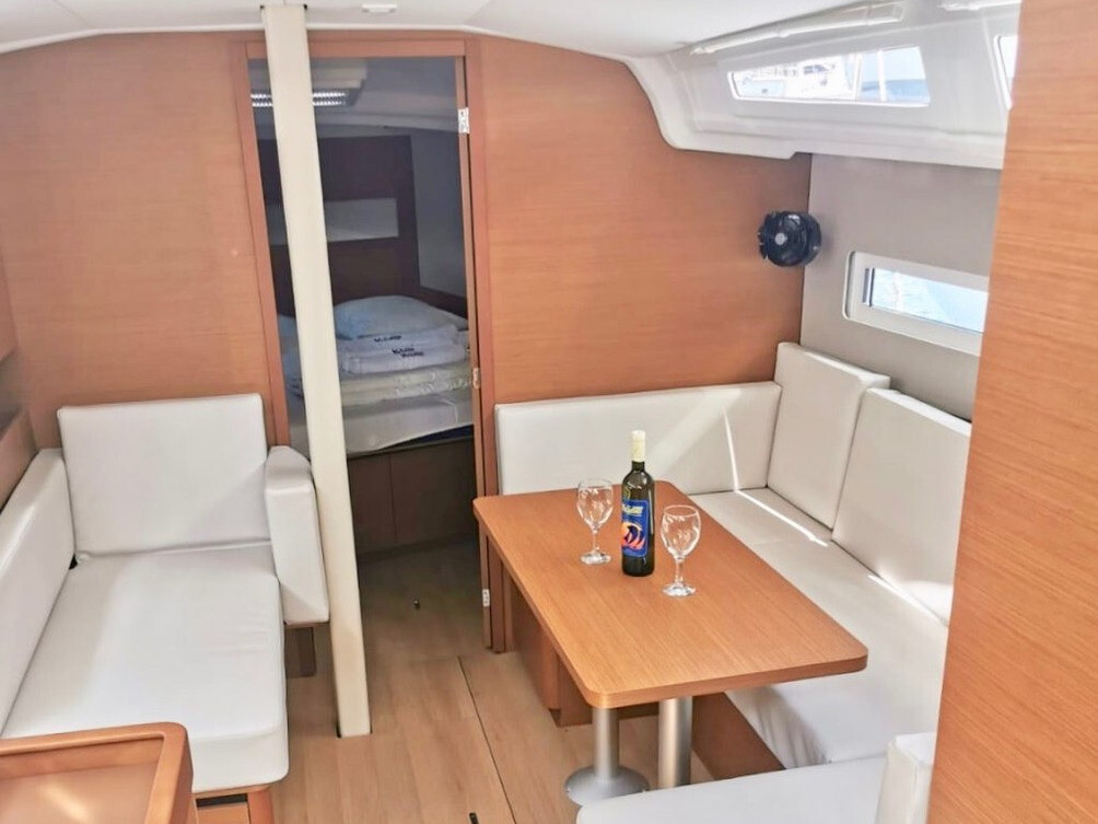 Yacht JEANNEAU - Sun Odyssey 410 "Hawking"