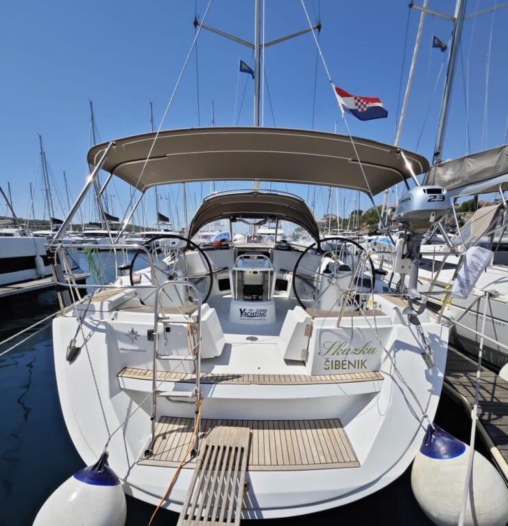 Yacht JEANNEAU - Sun Odyssey 49i "Skazka"