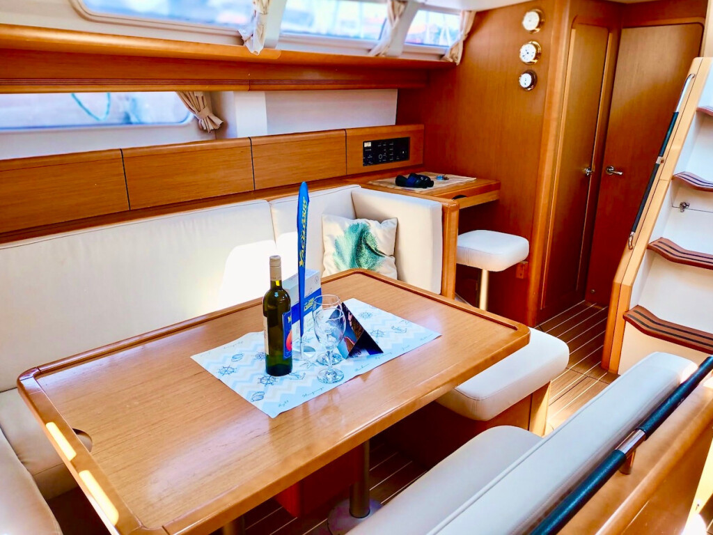 Yacht JEANNEAU - Sun Odyssey 49i "Skazka"