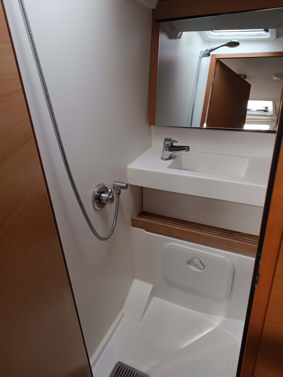 Yacht JEANNEAU - Sun Odyssey 440 "Funky One"