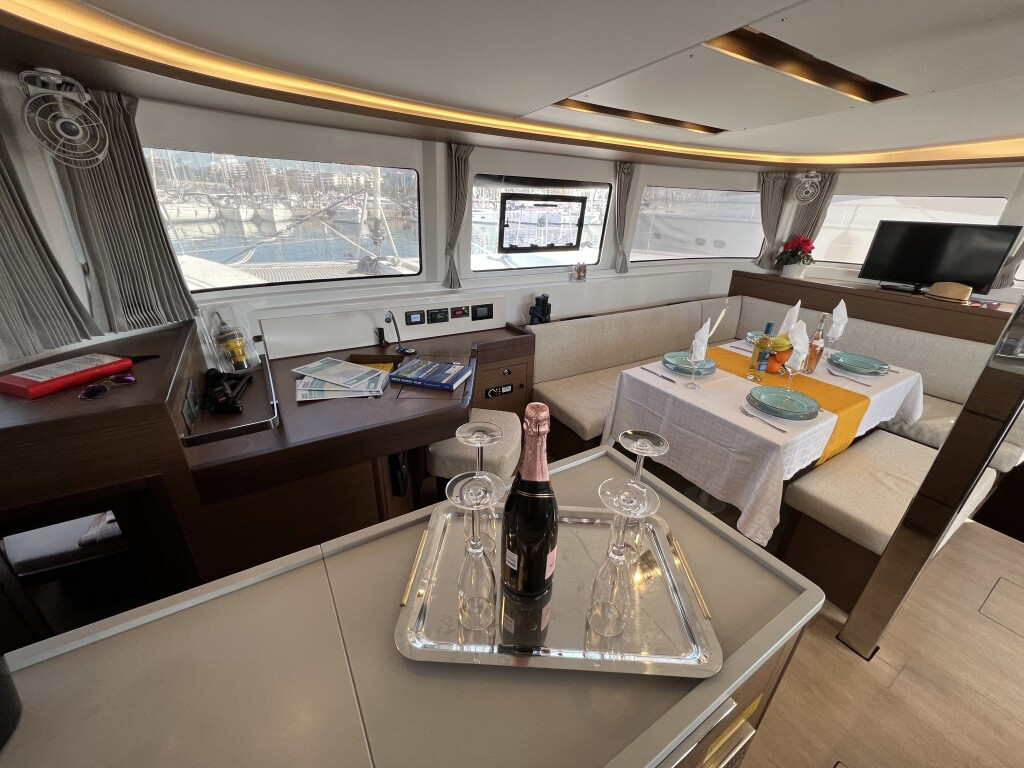 Yacht LAGOON - 46 "Kalisi Mou"