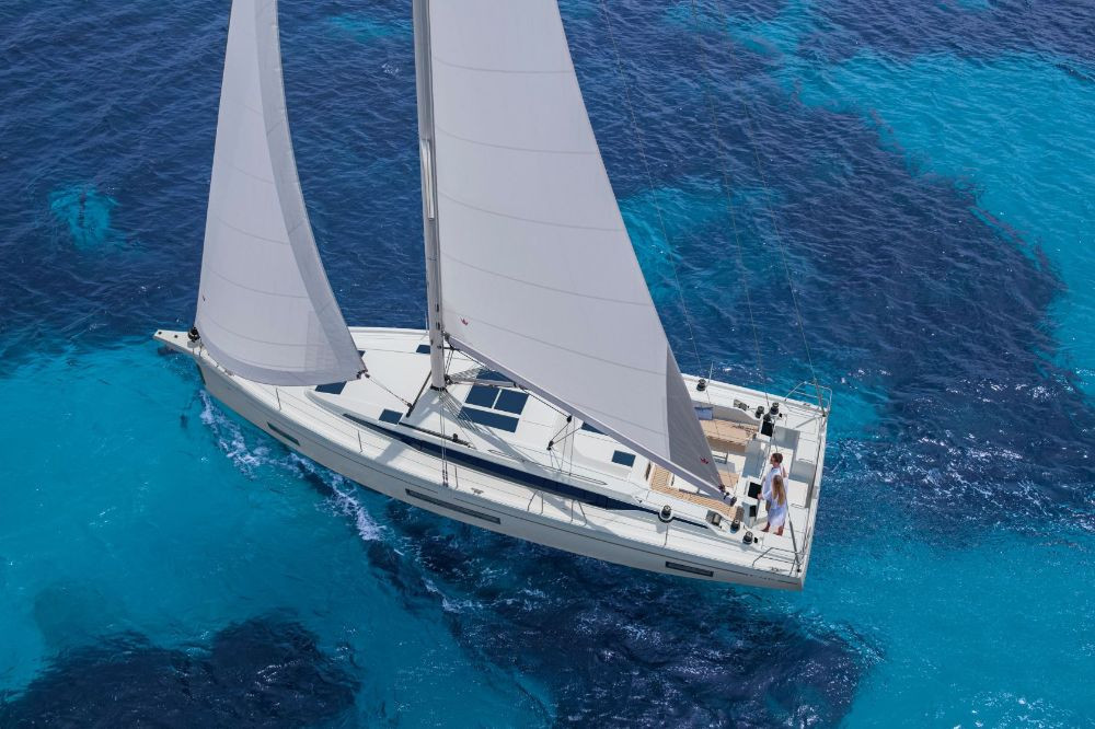 Yacht BAVARIA - C46 "Vela"
