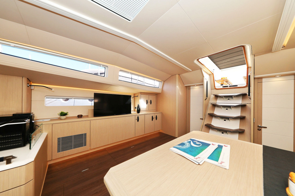 Yacht JEANNEAU - 60 "Friends"